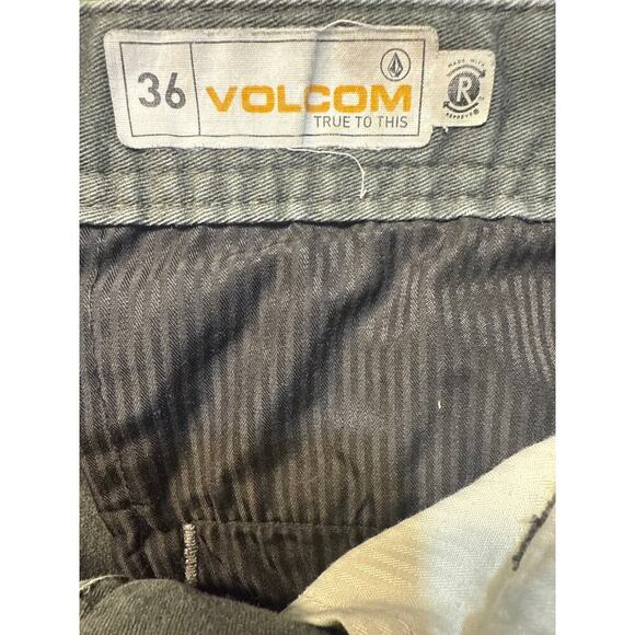 VOLCOM shorts size 36 - Picture 5 of 5
